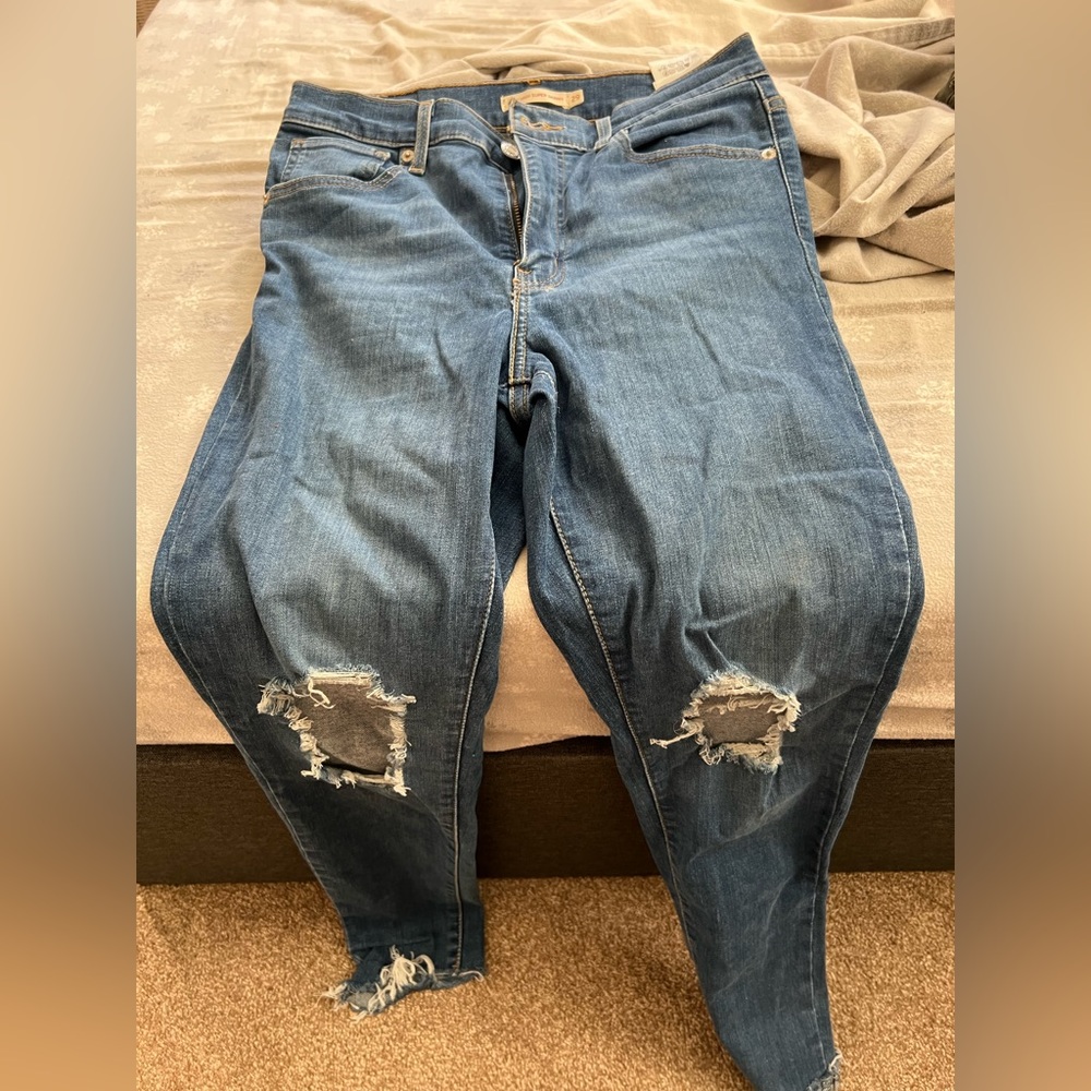 Levi jeans